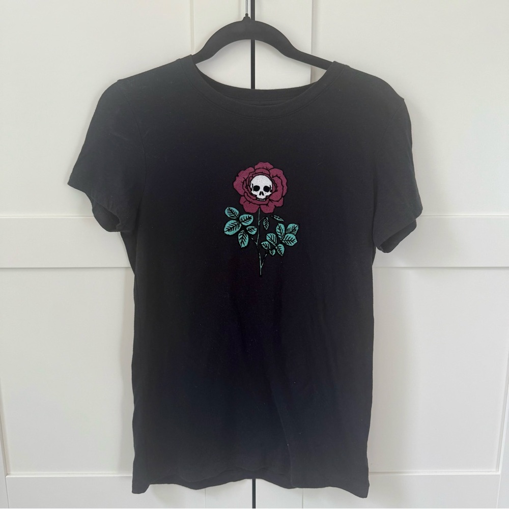 Free State Black Tee with Skull and Flower Design